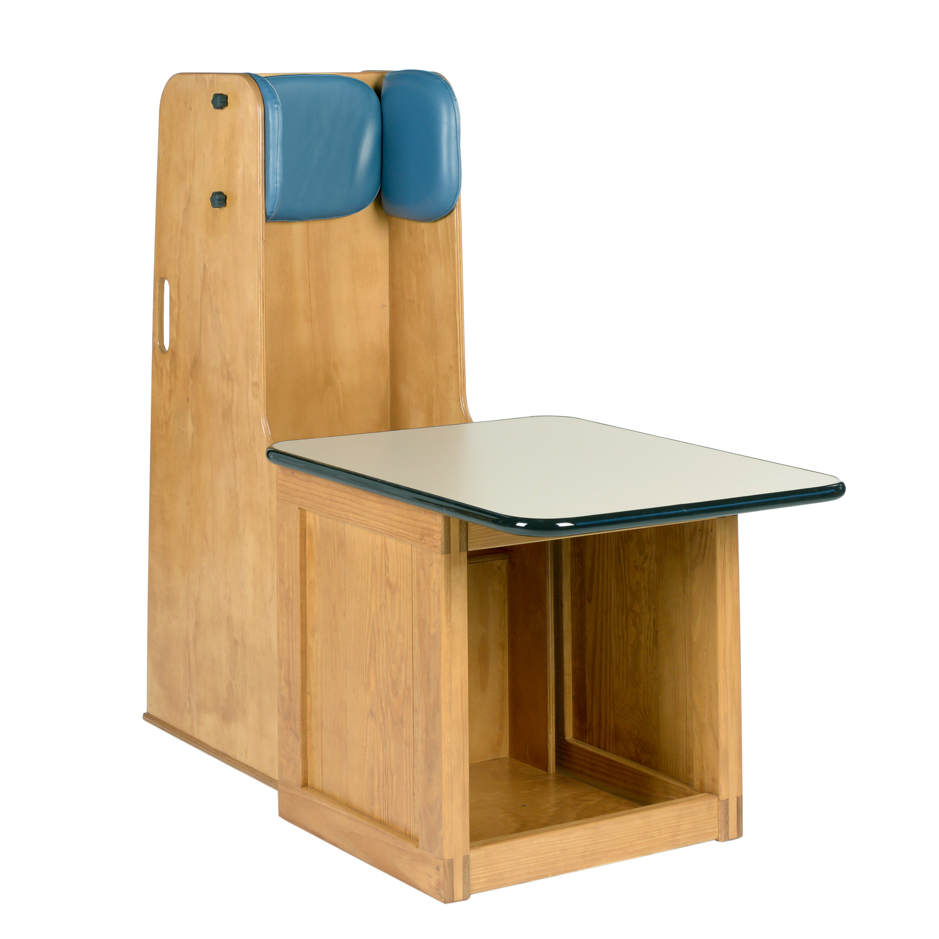 1458 / /pics/pros/1458/1353/src.png / Seclusion Chair and Desk